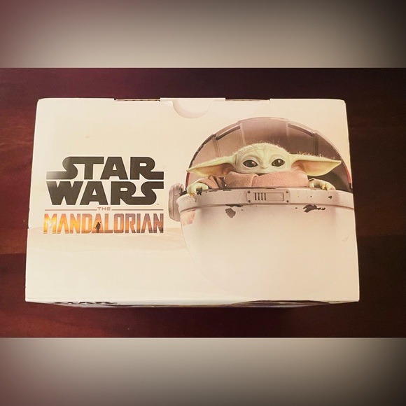 Lenox: Star Wars Mandalorian Lenox 896109 Grogu Figural Salt & Pepper Set BNIB - Picture 6 of 10